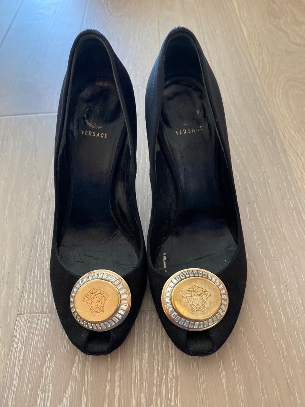 Versace Pump - Picture 2 of 4